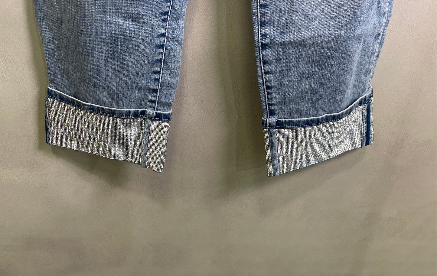 Karl Lagerfeld Women's Light Wash Rhinestone Cuff Cropped High Rise Jeans Sz 4