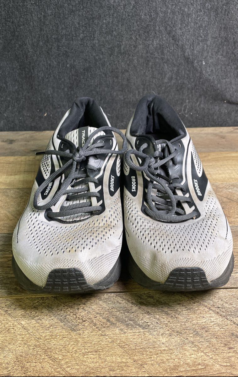 Brooks Trace Grey Black Neutral Running Shoes Men's Size 12 Wide 2E