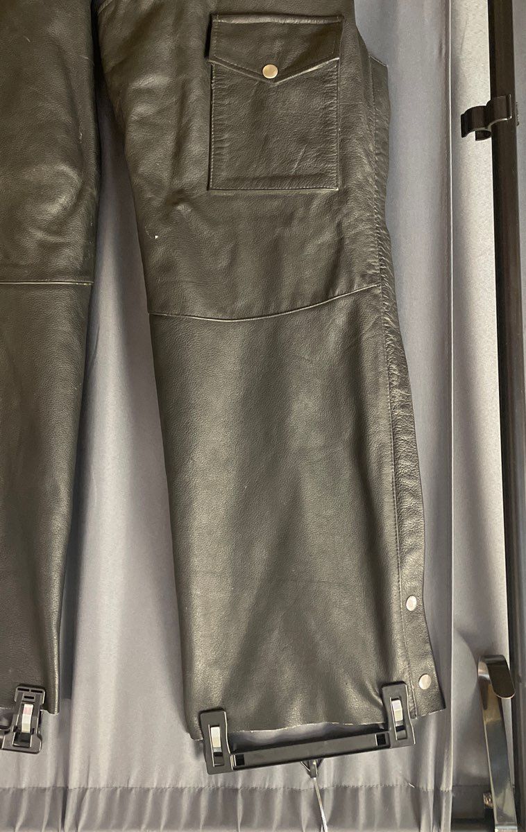 Excelled Men's Black Leather Motorcycle Chaps Sz 44
