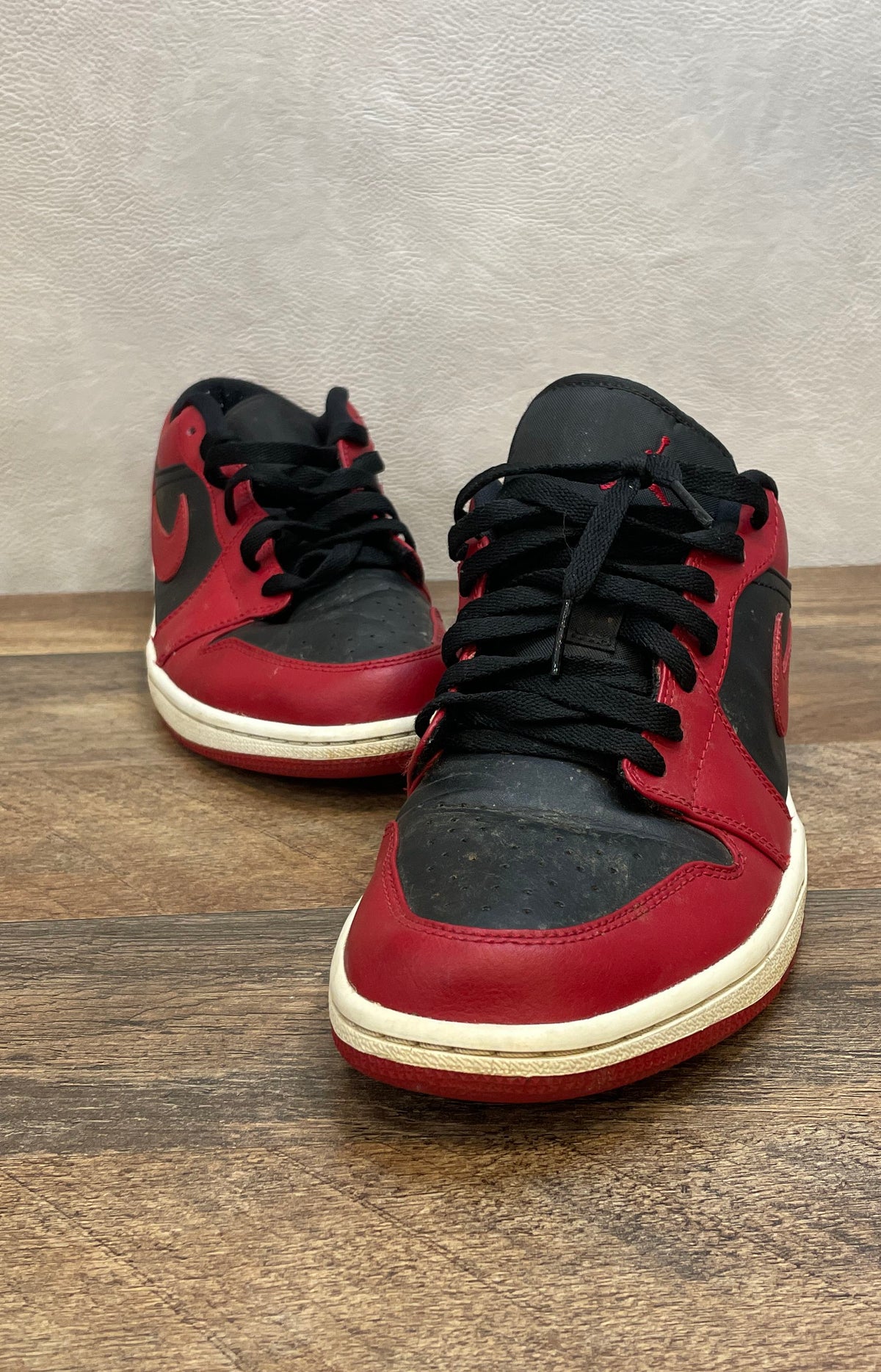 Nike Air Jordan 1 Low Bred Black Gym Red Sneakers 553558-606 Size 9.5