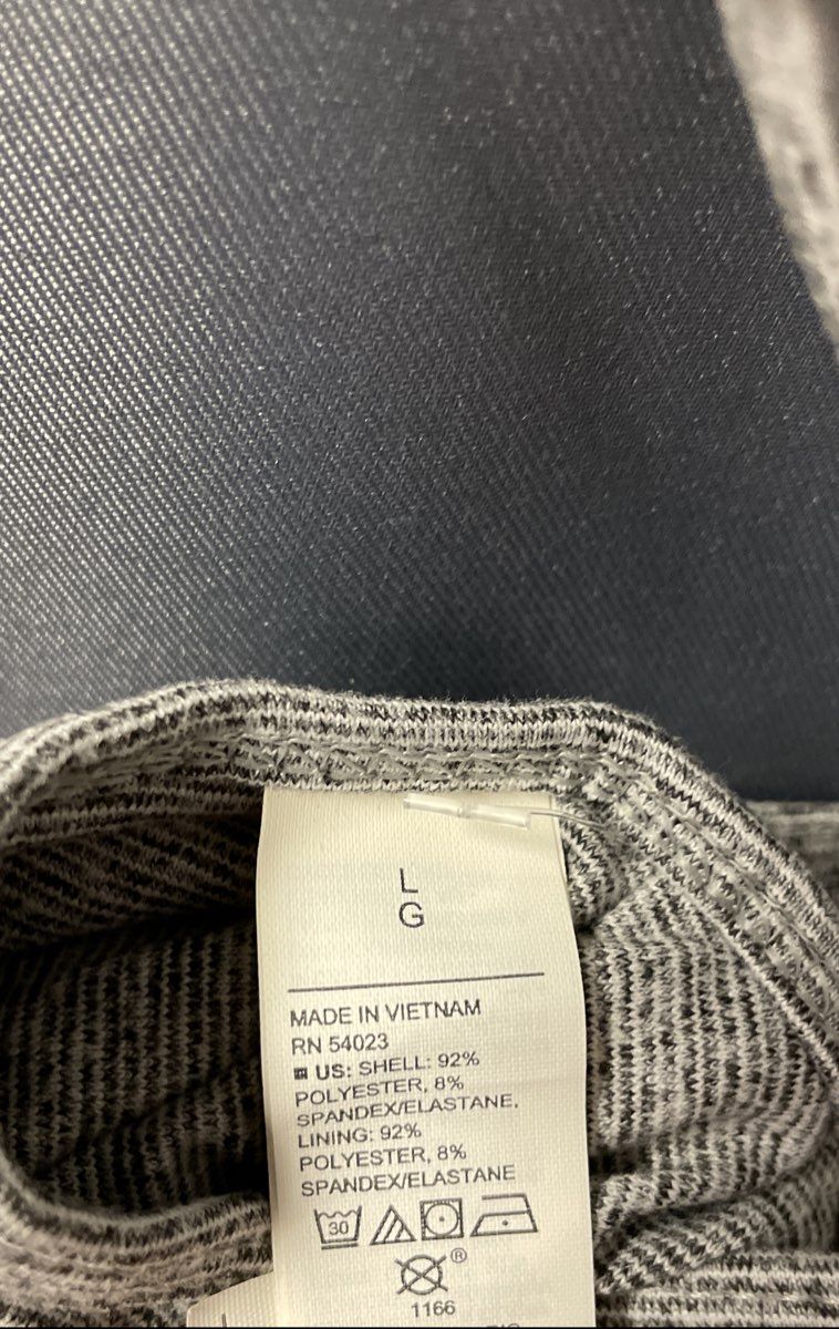 Fabletics Old Navy Women's Mixed Workout Set Gray NWT Salar Leggings Bra L