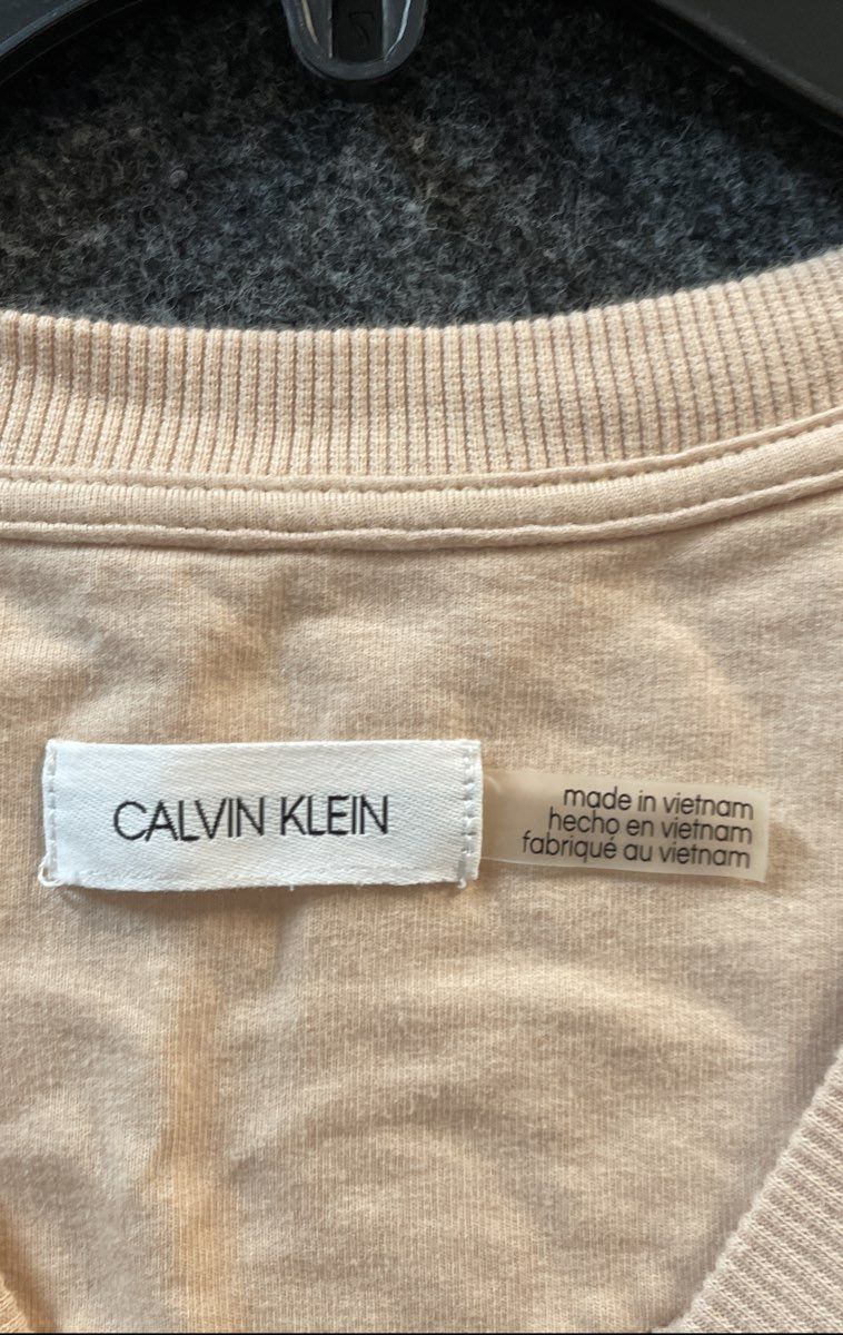 Calvin Klein Women's Blush Pink Ruched Sleeve Crewneck Sweatshirt Pullover