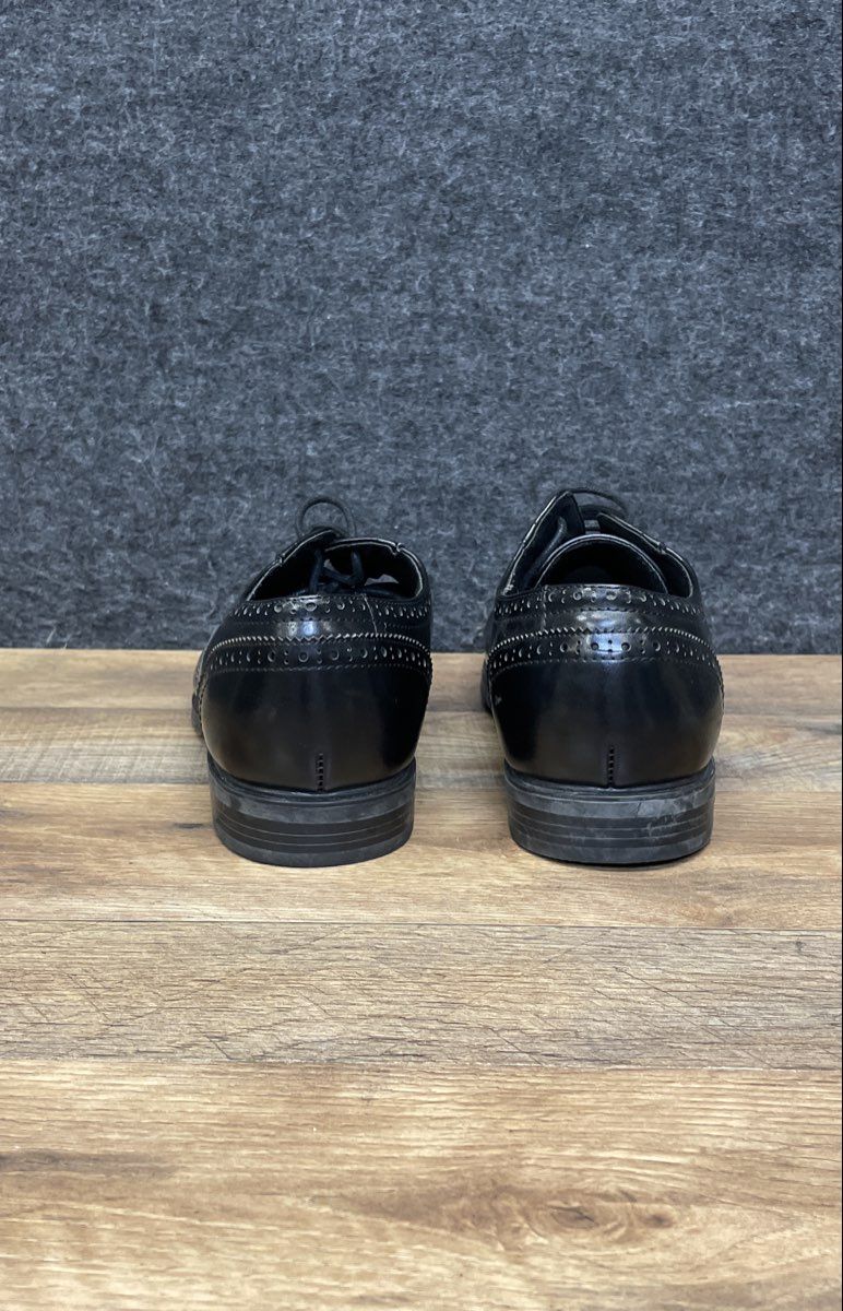 Van Heusen Black Wingtip Brogue Men's Dress Shoes Size 8.5 M