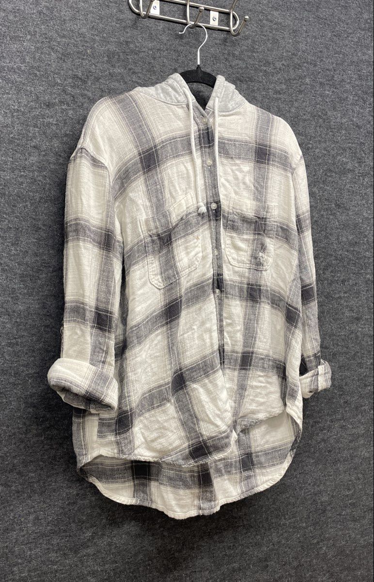 American Eagle Women's Hooded Plaid Flannel Shirt Gray White Distressed Sz L
