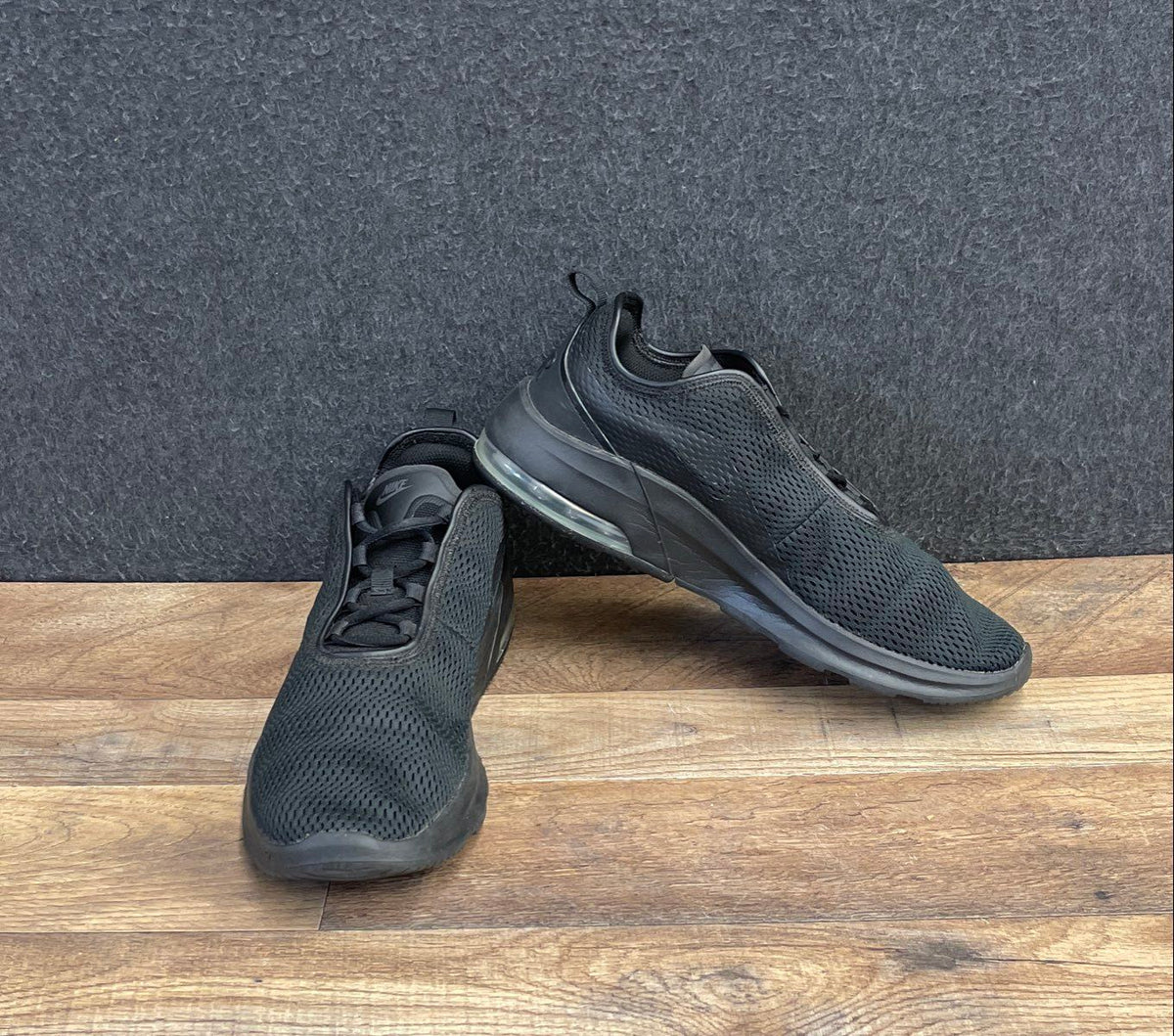 Nike Air Max Motion 2 Triple Black Men's Running Shoes Size 9.5