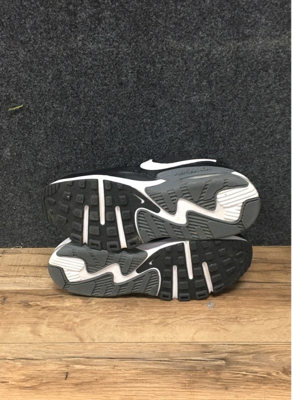 Nike Air Max Excee Black White Dark Grey Athletic Running Sneakers Size 10