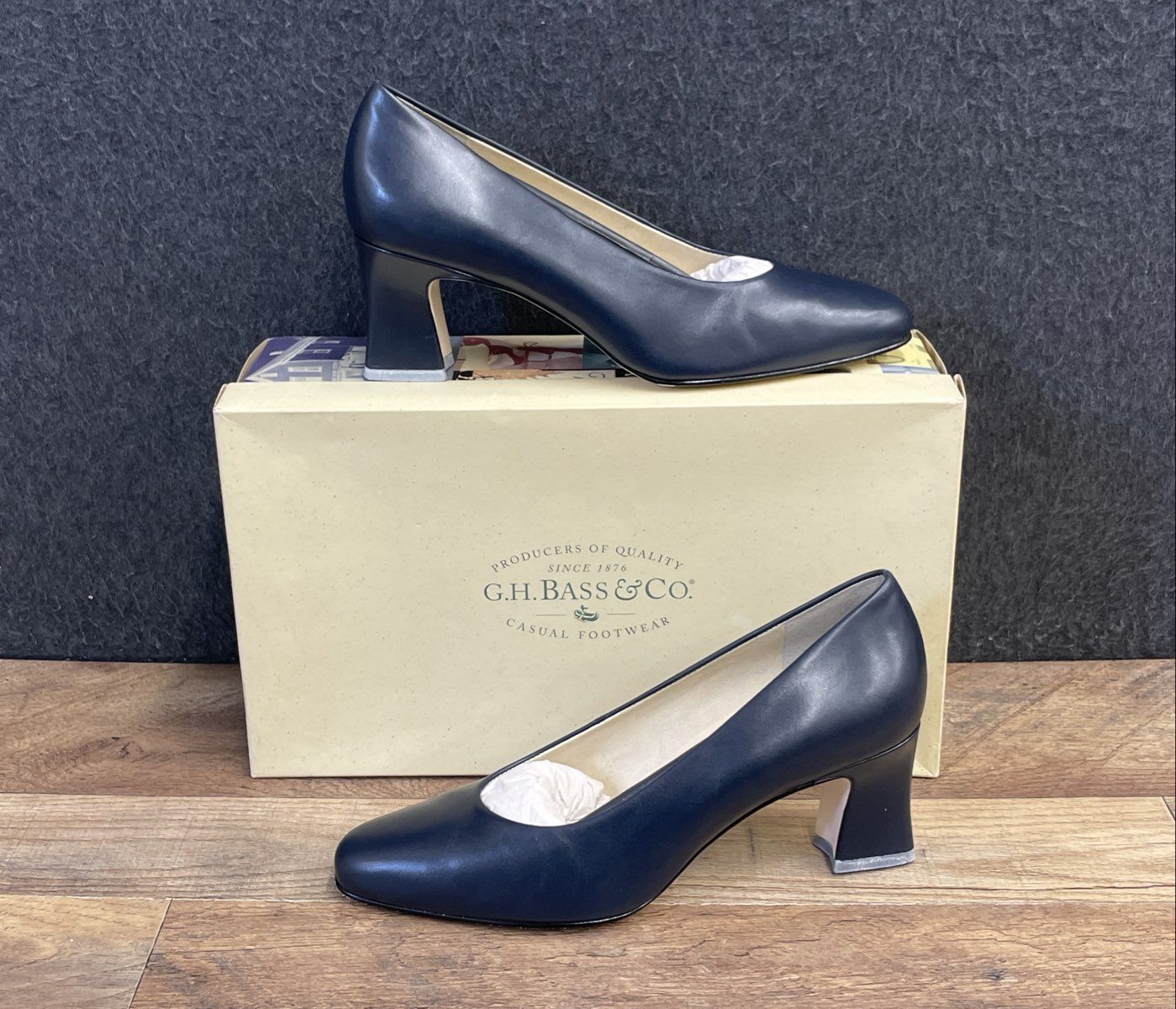 G.H. Bass & Co Elsie Navy Leather Block Heel Pumps Women's Size 8 NWB