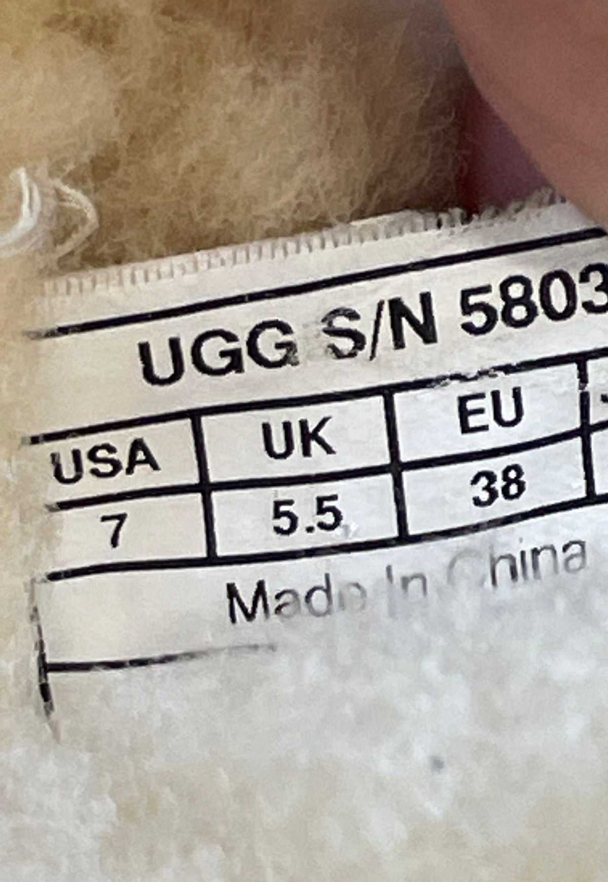 UGG Australia Bailey Button Chestnut Sheepskin Boots Women's Size 7