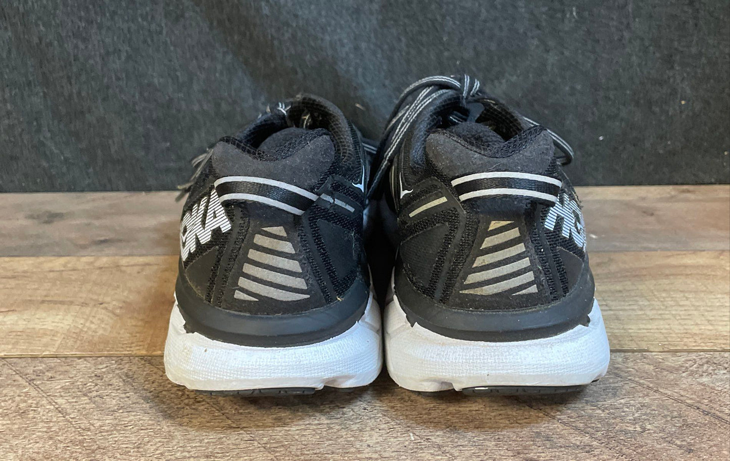 Hoka One One Clifton 4 Black White Women's Running Shoes Size 8