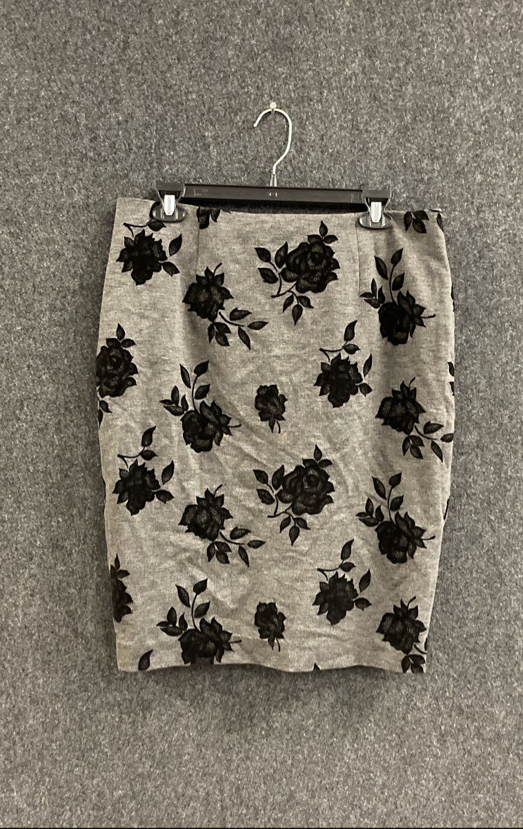 White House Black Market Women's Gray Flocked Floral Pencil Skirt Sz 12 NWT
