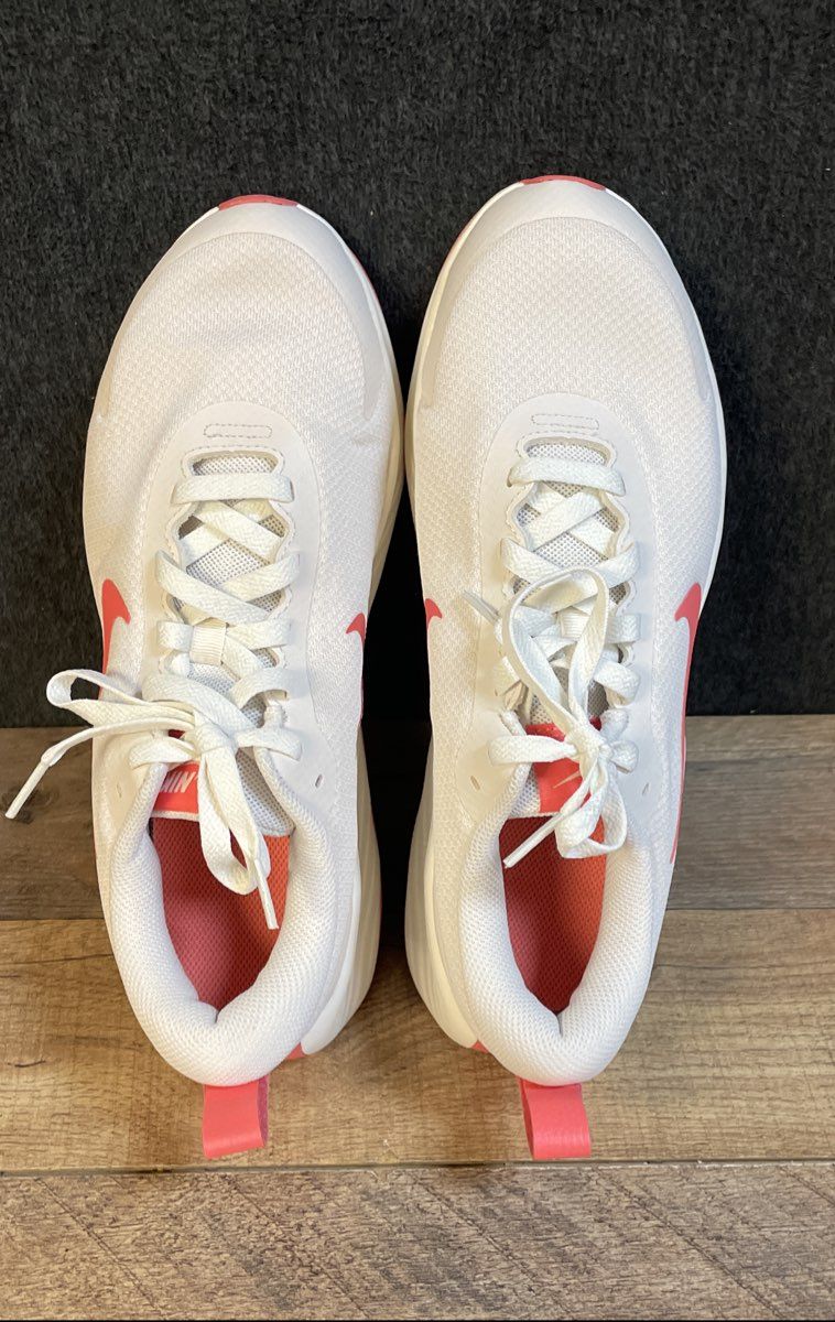 Nike Motiva White Bright Crimson Pink Walking Running Shoes Women's Size 9.5