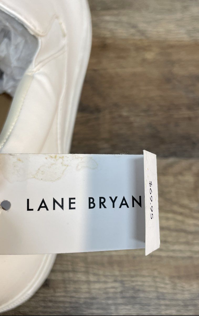 Lane Bryant Dream Cloud Cream Faux Leather Slip-On Sneakers Size 9W NWT