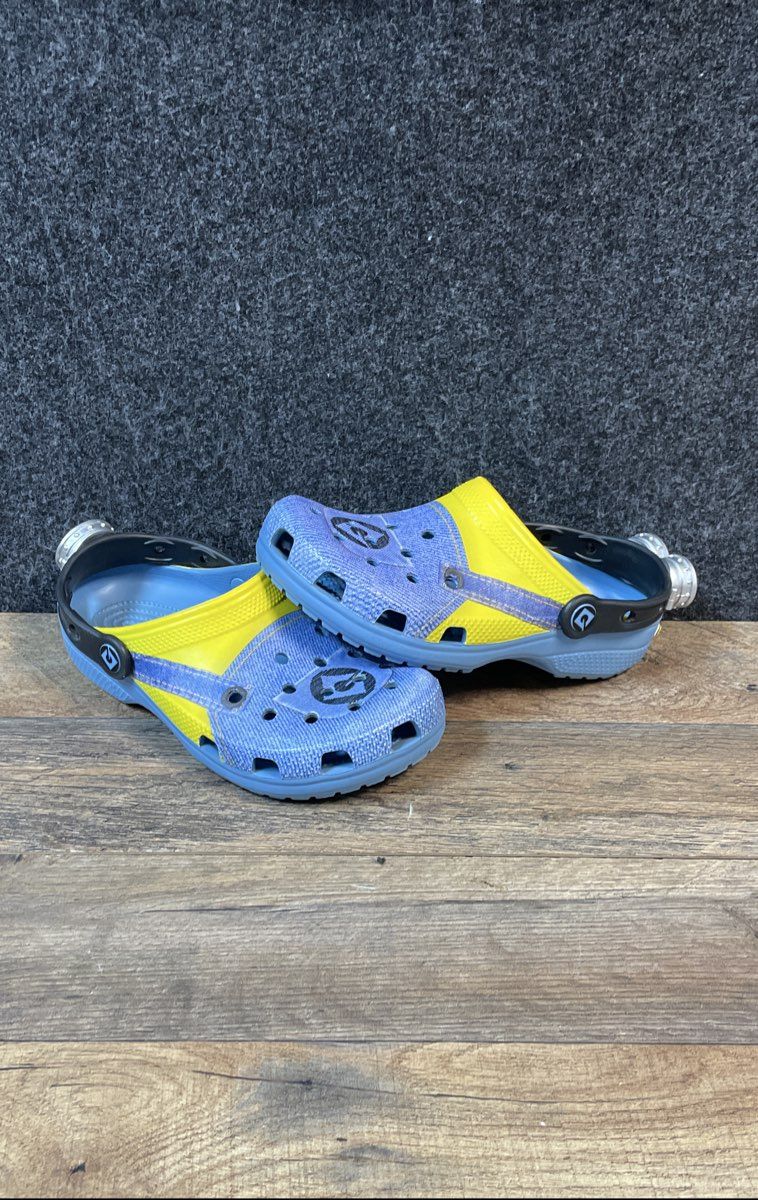 Crocs Classic Clog Blue Yellow Kids Clogs Minions Size J3