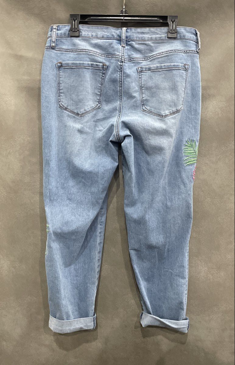Crown & Ivy Women's Light Wash Blue Pineapple Palm Embroidered Jeans Sz 14R