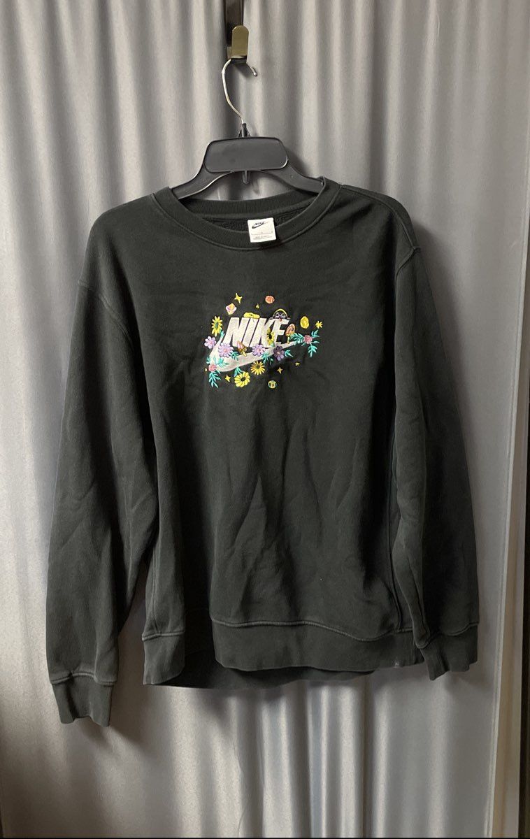 Nike Men's Black Embroidered Floral Graphic Crew Neck Sweatshirt Sz L