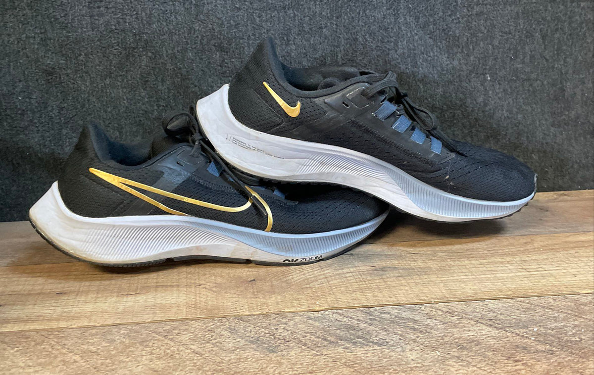 Nike Air Zoom Pegasus 38 Black Metallic Gold Running Shoes Women's Size 8