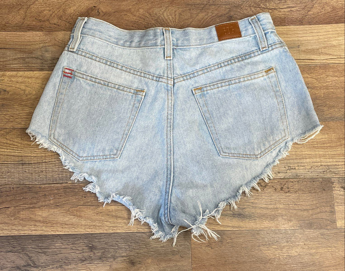 BDG Urban Outfitters Women's High-Rise Cheeky Light Wash Denim Shorts Sz 29