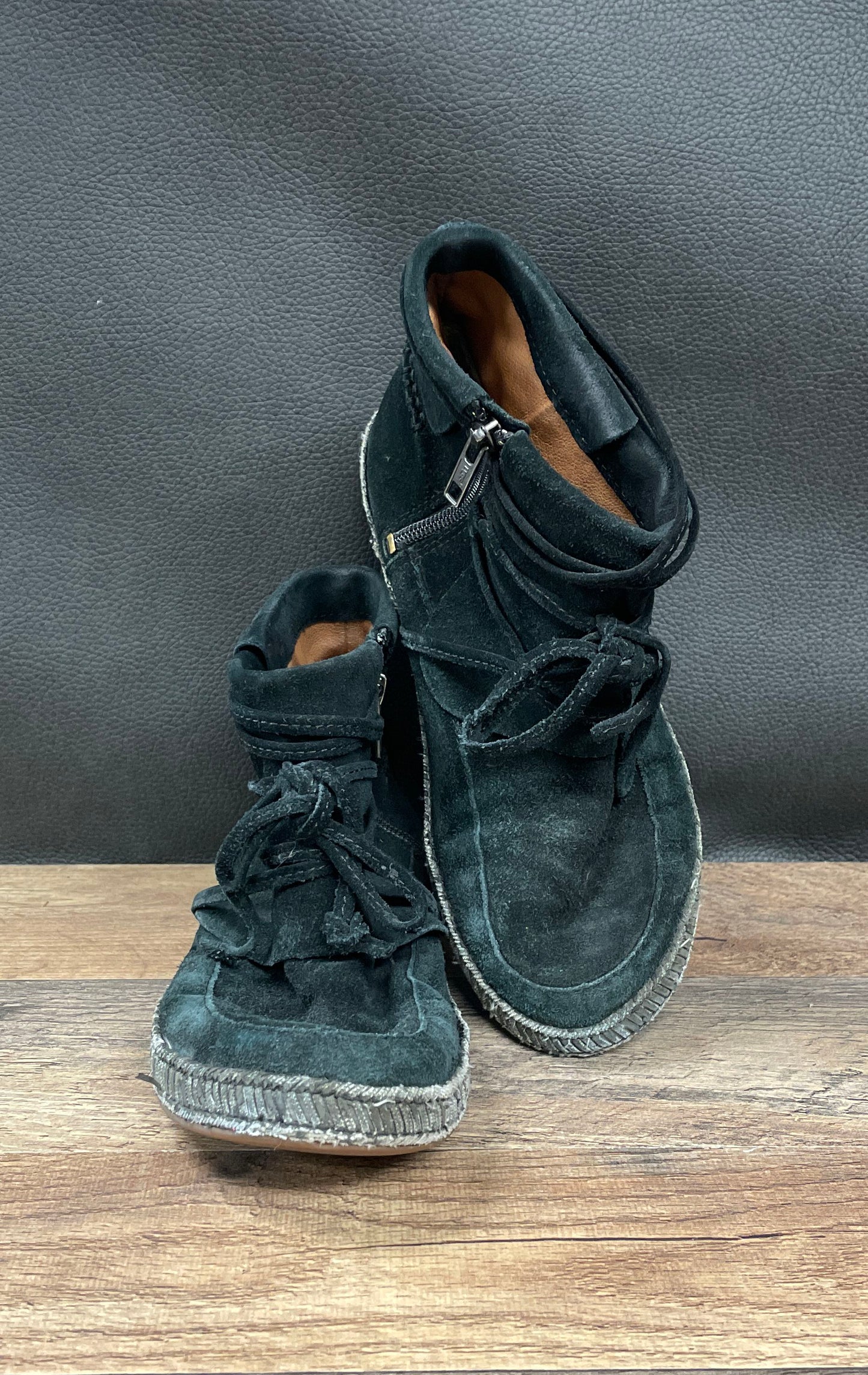 UGG McKay Black Suede Sheepskin Lined Ankle Boots Booties Women's Size 6.5