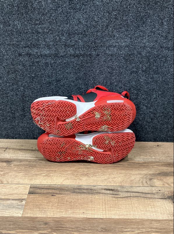 Nike LeBron Witness 8 GS Black University Red White Basketball Shoes Size 7Y