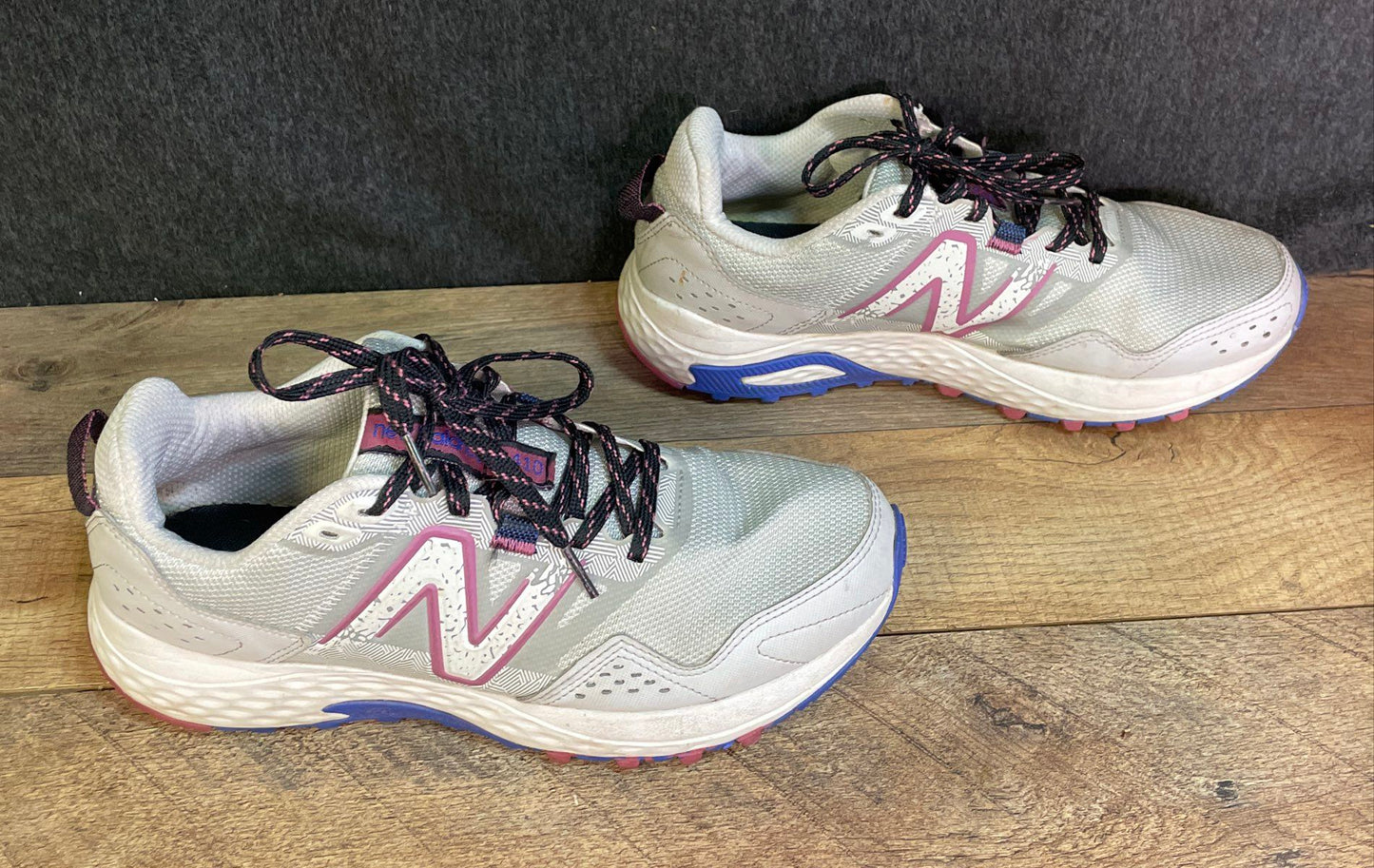 New Balance 410v7 Gray Pink Blue Trail Running Sneakers Women's Size 8