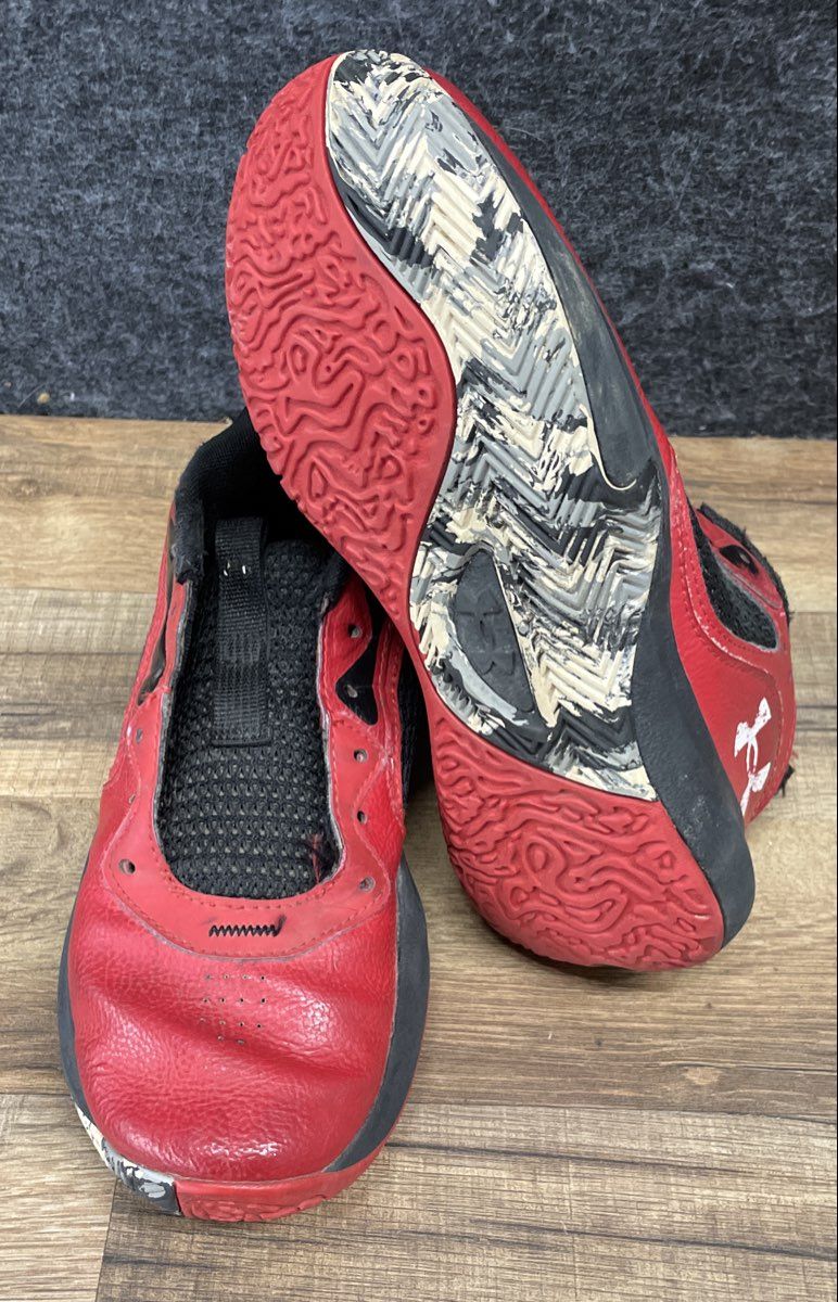 Under Armour Lockdown 6 Red Black Basketball Shoes Size 4.5Y