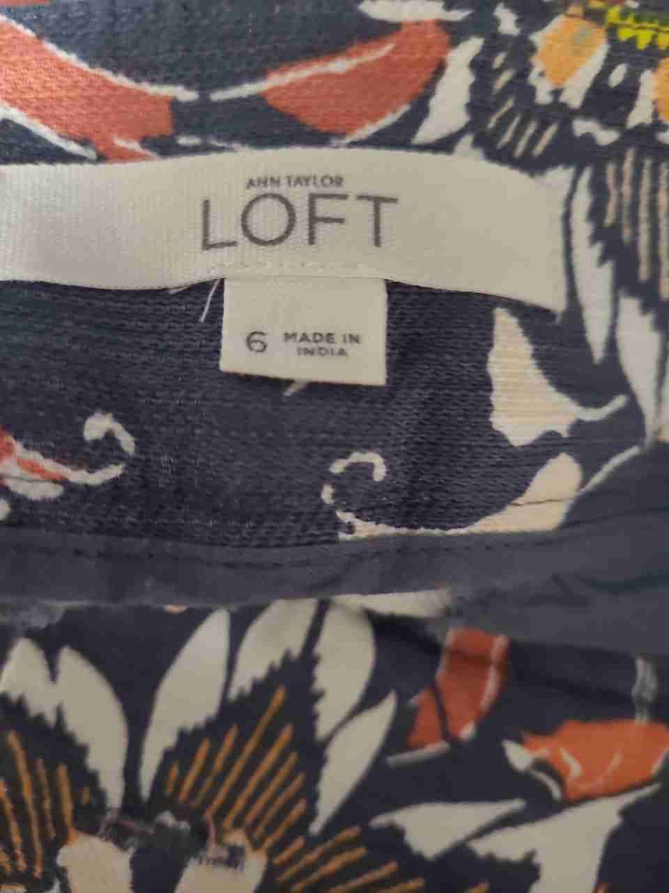 LOFT Women's Blue Floral Scroll Print Textured Shorts Sz 6