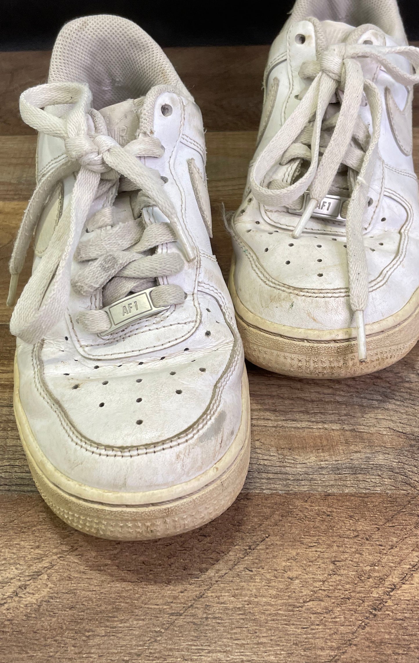 Nike Air Force 1 Low Triple White Basketball Lifestyle Sneakers Size 7