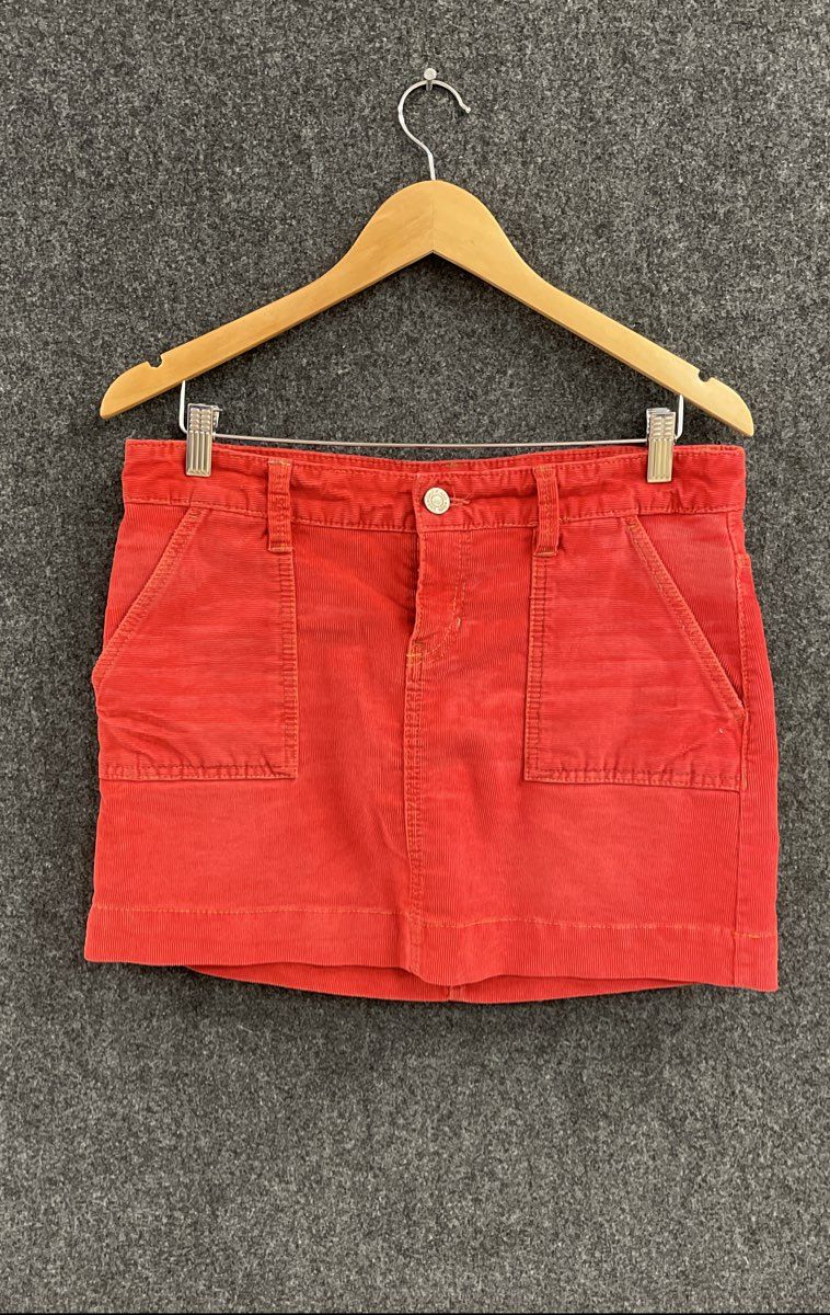 Gap Women's Red Corduroy Mini Skirt 1969 Limited Edition Cinch Back Pockets Sz 6