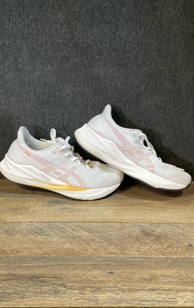 Asics Versablast 4 White Pink Women's Running Shoes Size 9