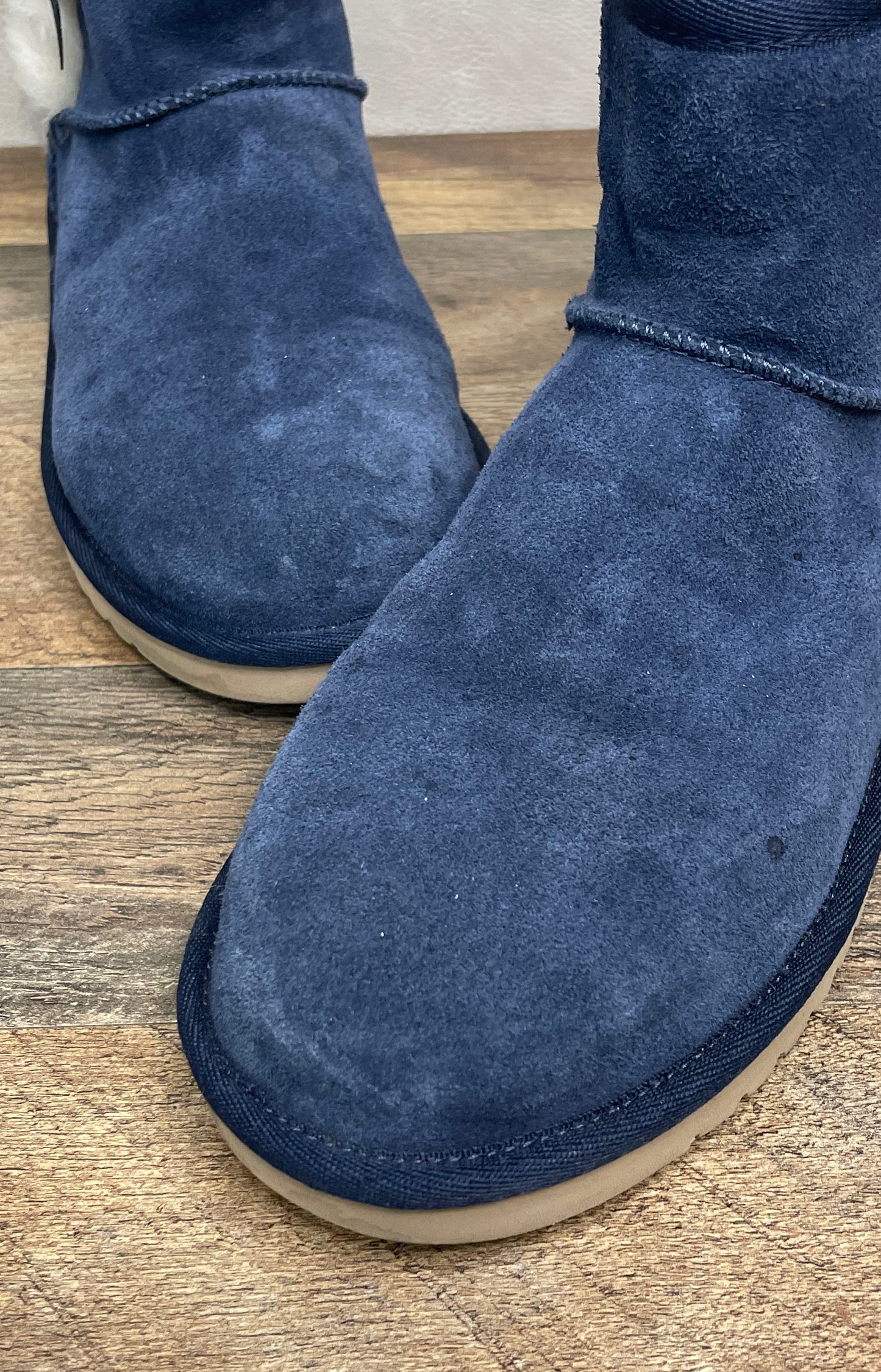 Koolaburra by UGG Victoria Short Navy Blue Suede Faux Fur Pom Boots Size 9