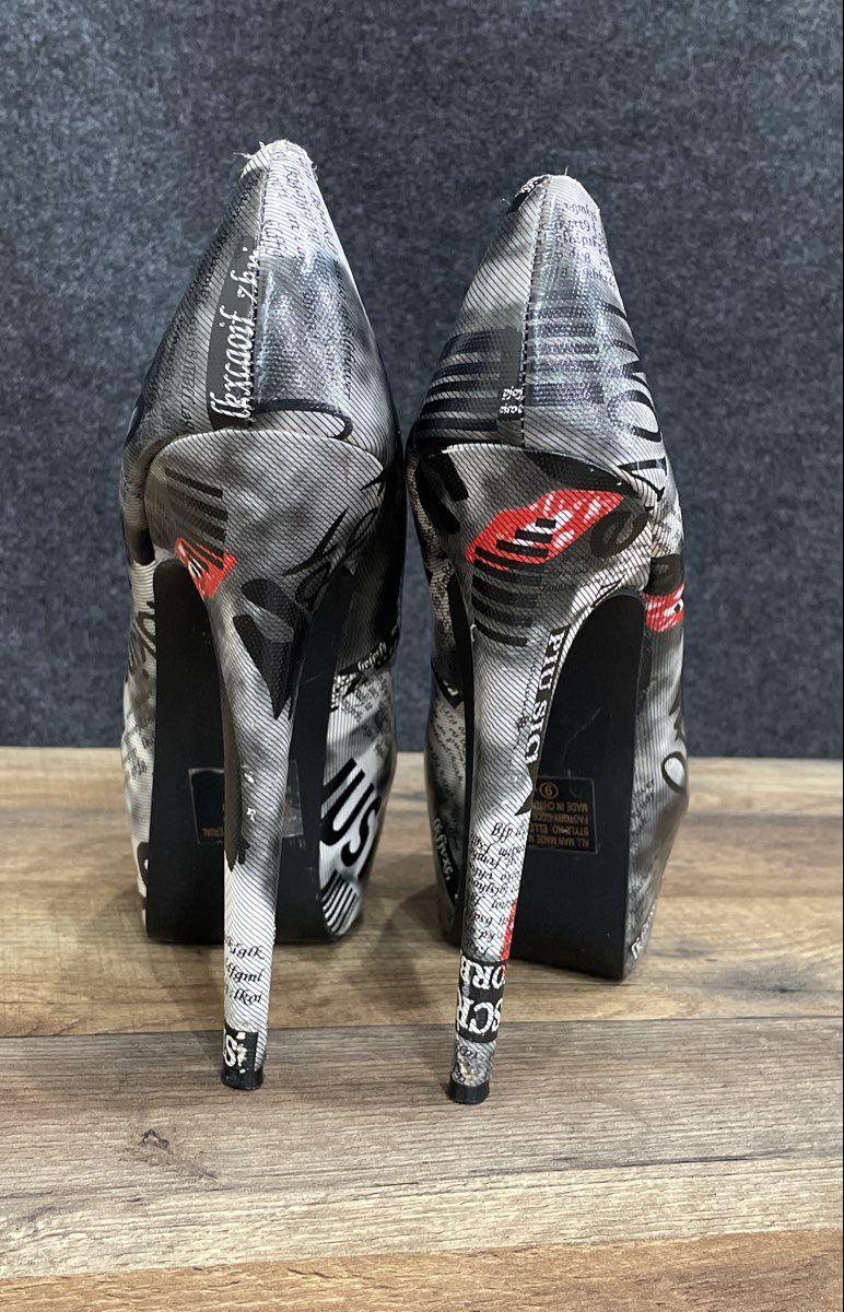 Bumper Newspaper Print Graphic Platform Stiletto Pumps Grey Red Size 9