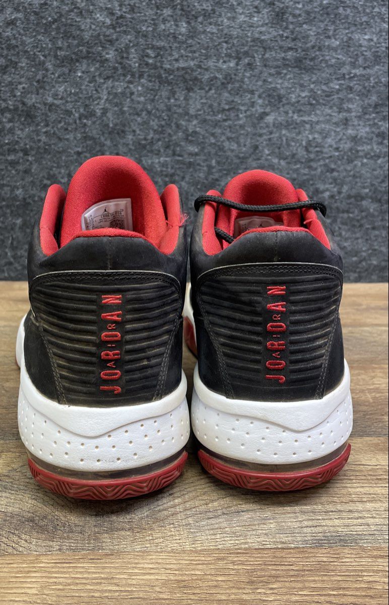 Nike Air Jordan Max Aura 2 Black Gym Red White Basketball Sneakers Size 13