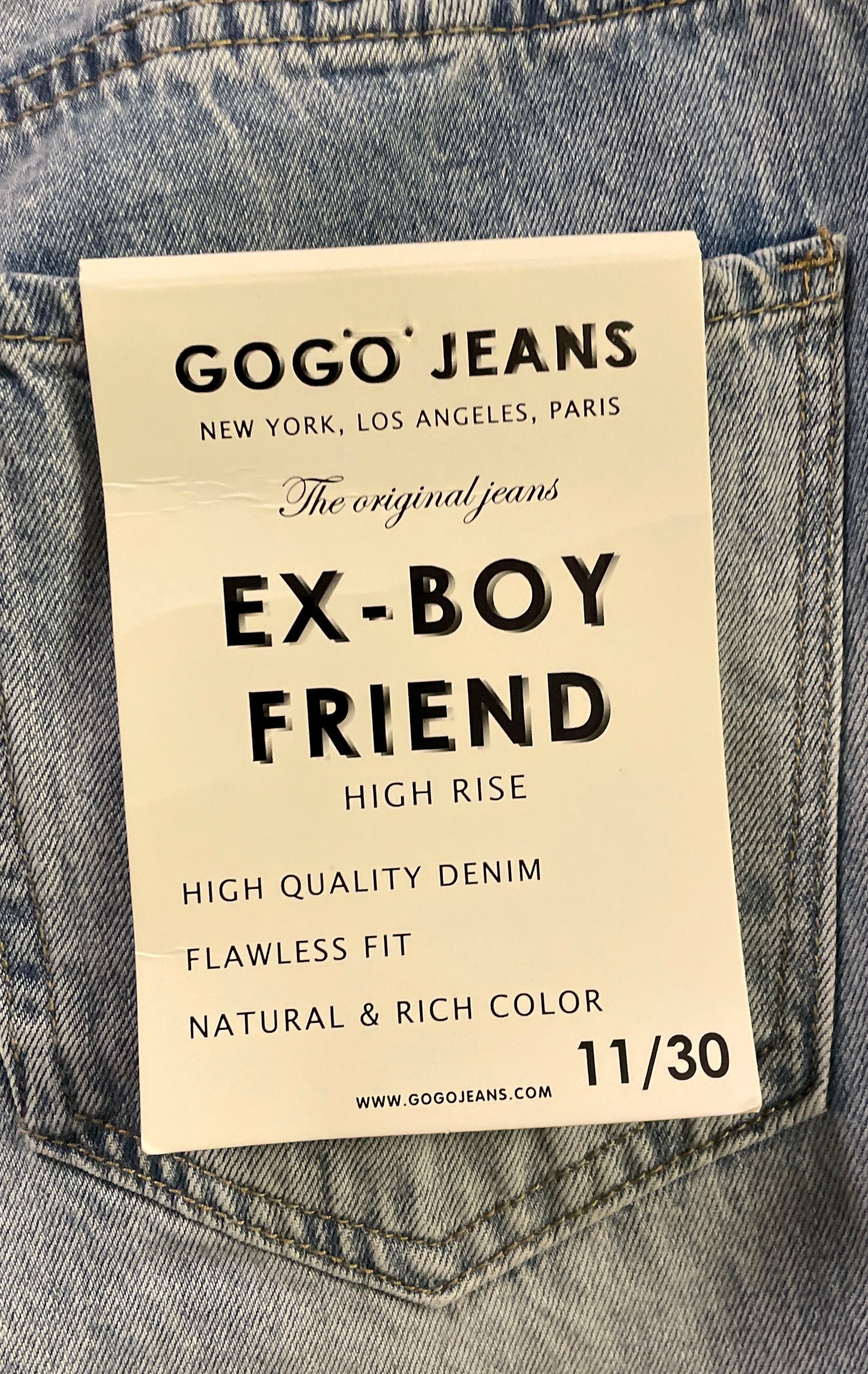 GoGo Jeans Women's High Rise Ex-Boyfriend Light Blue Frayed Hem Sz 11/30 NWT