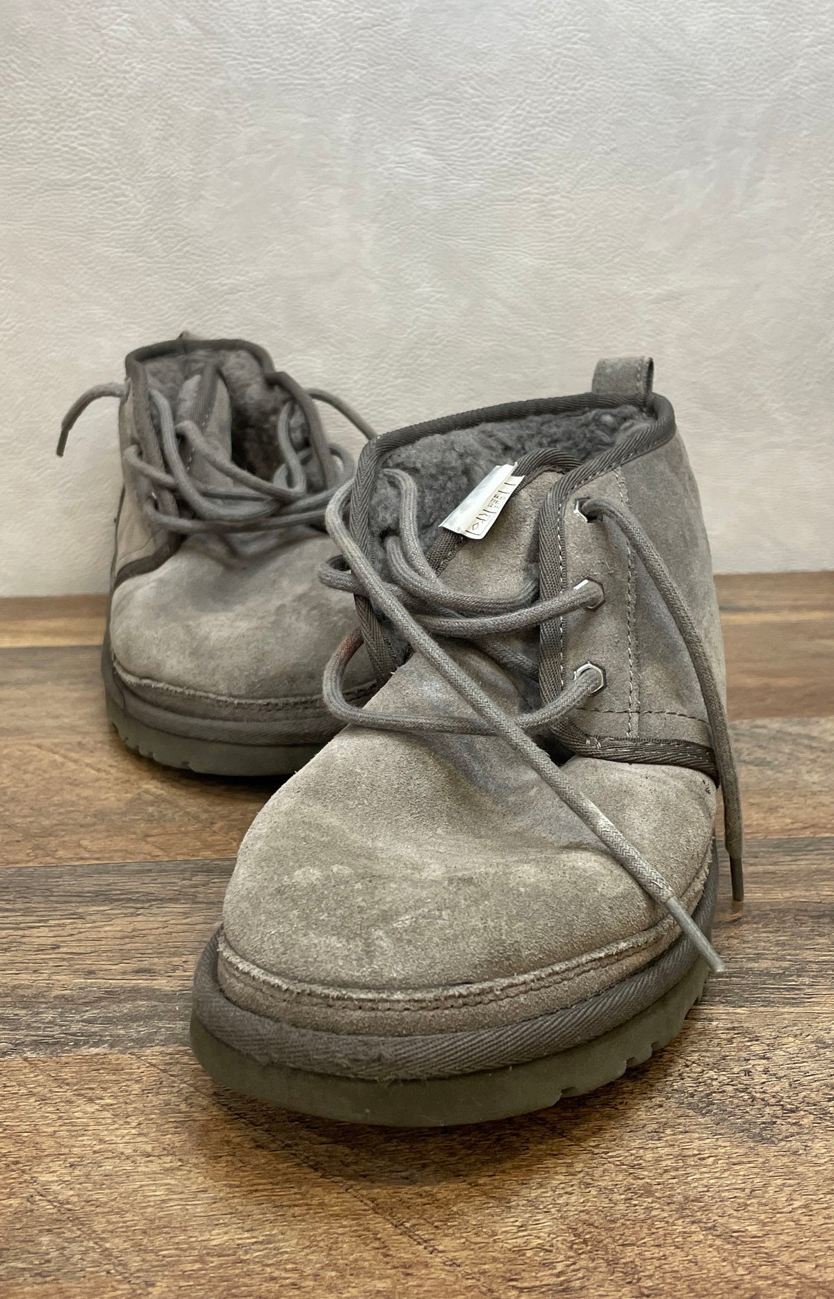 UGG Neumel Grey Suede Lace Up Chukka Boots Men's Size 10