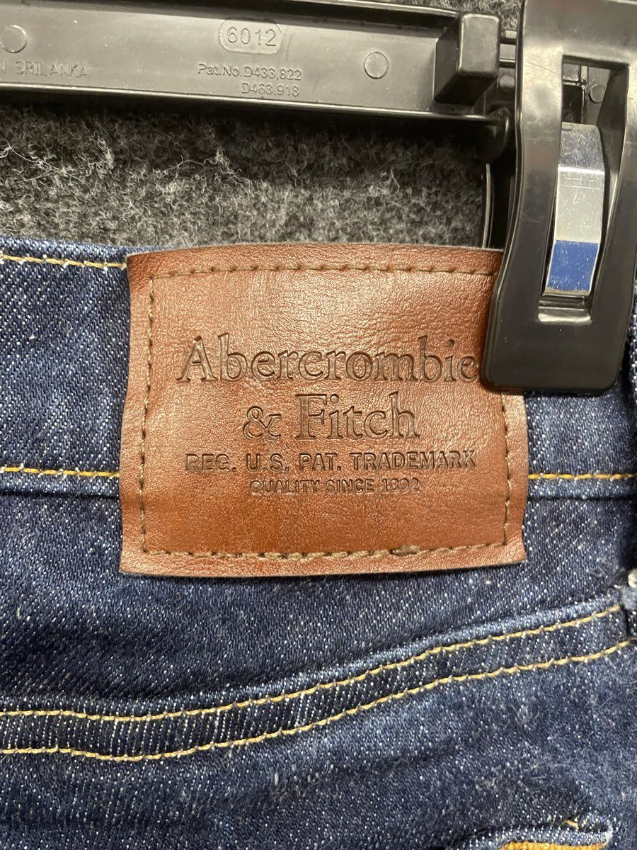 Abercrombie & Fitch Men's Dark Blue Athletic Loose Vintage Stretch Jeans 28x28