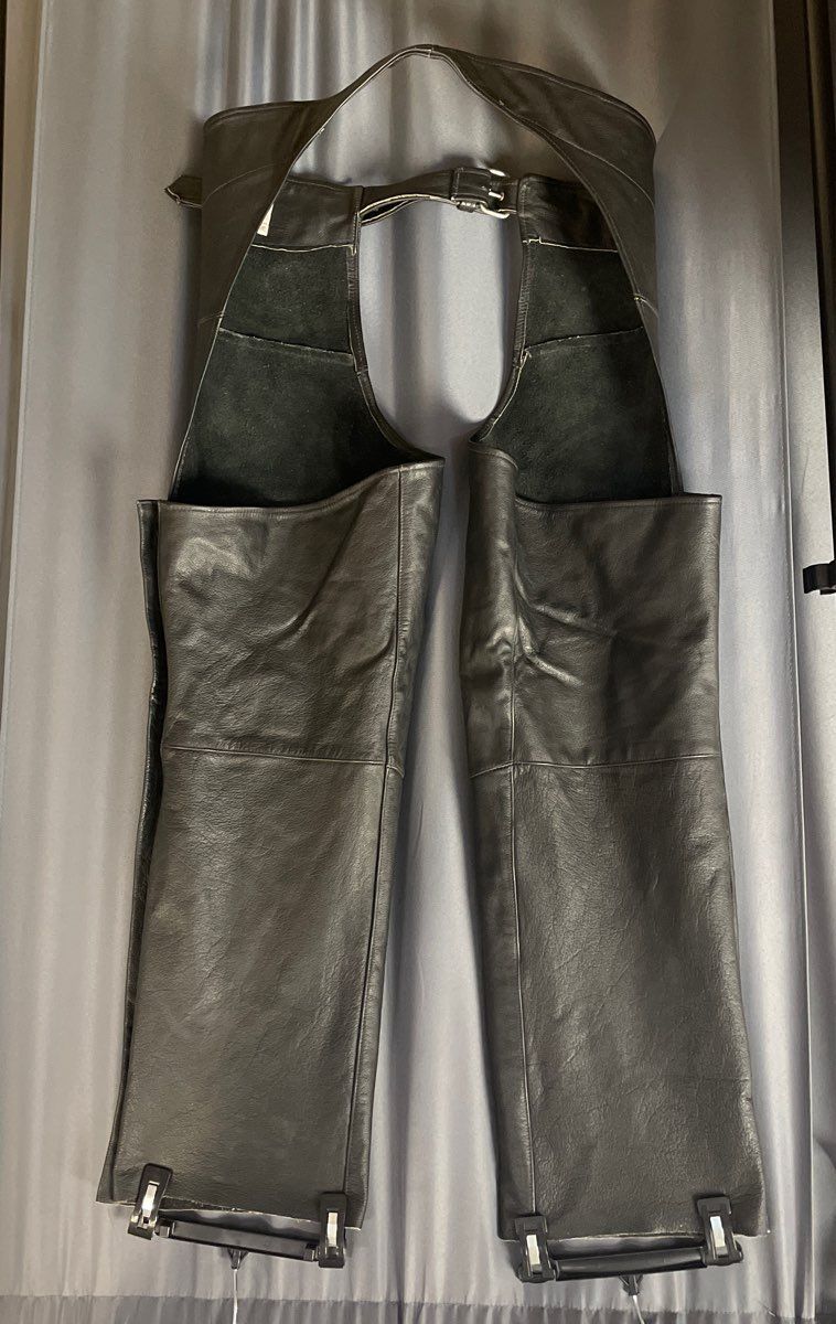 Excelled Men's Black Leather Motorcycle Chaps Sz 44