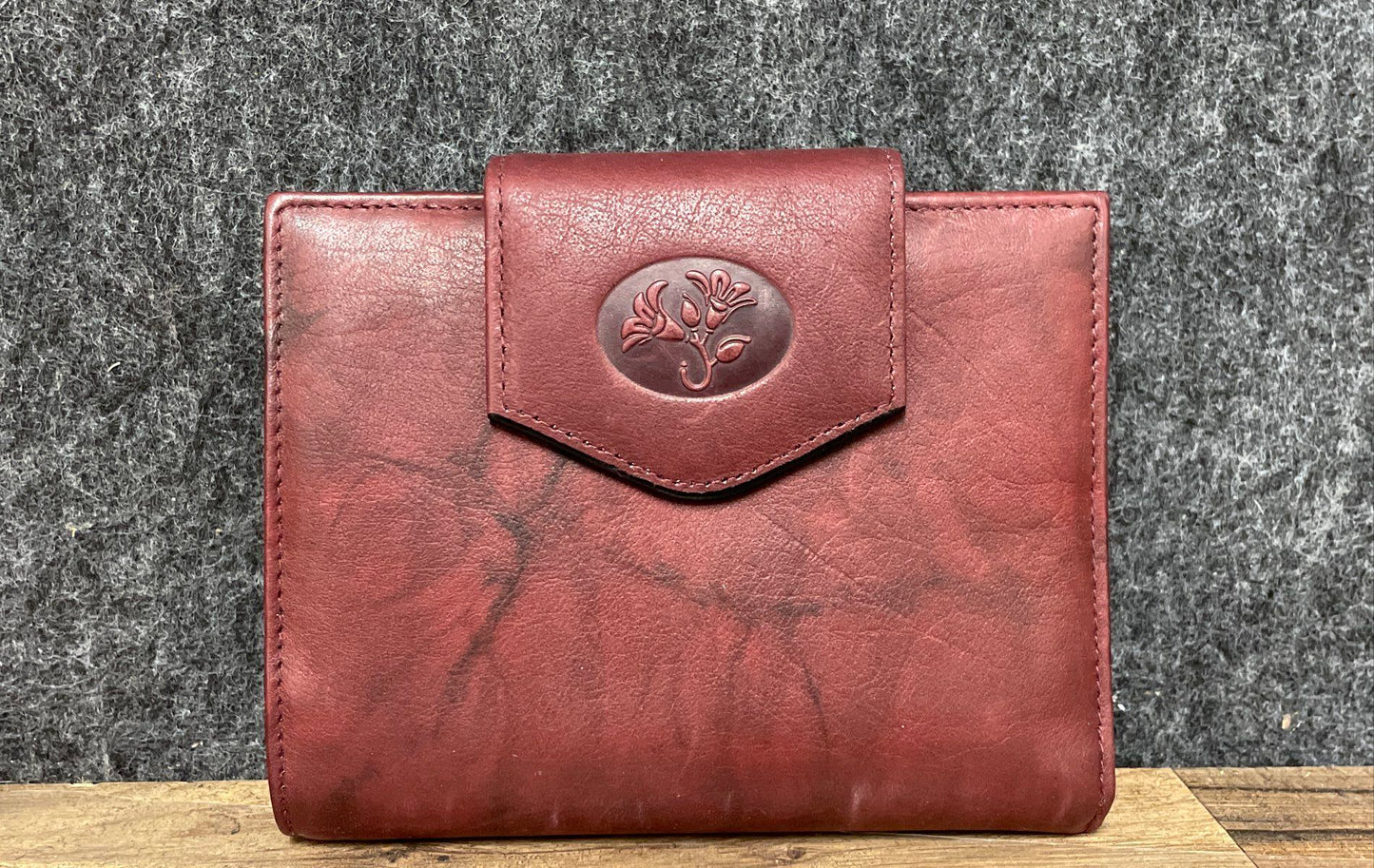 Vintage Buxton Burgundy Leather Floral Bifold Wallet Kiss Lock Coin Purse NIB
