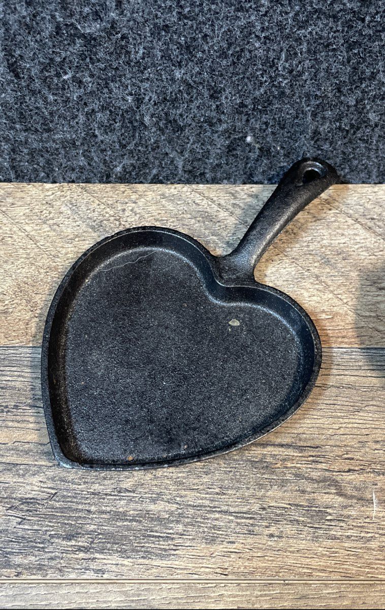 Lodge LMS & Galerie Cast Iron Mini Skillet Heart Griddle 3 Piece Lot Novelty