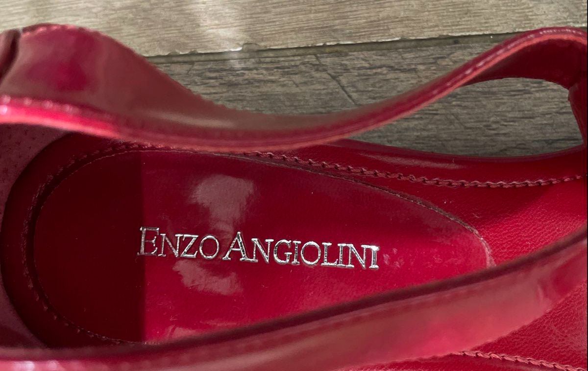 Enzo Angiolini Bright Red Patent T-Strap Embellished Wedge Sandals Size 9.5 M
