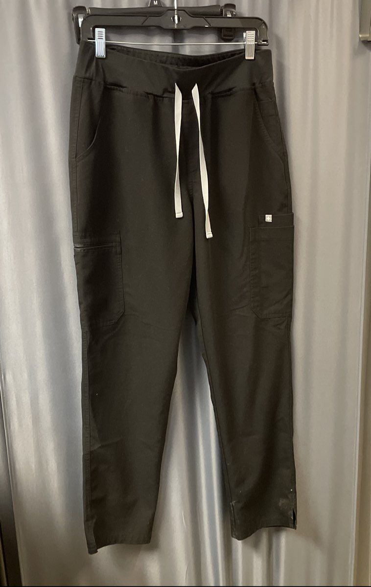 Figs Women's Technical Collection Scrub Pants Black Cargo Sz L