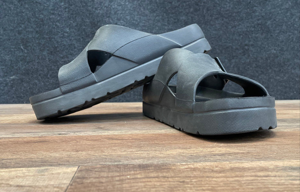 Unbranded Black Double Strap Buckle EVA Foam Slide Sandals Women's Size 10