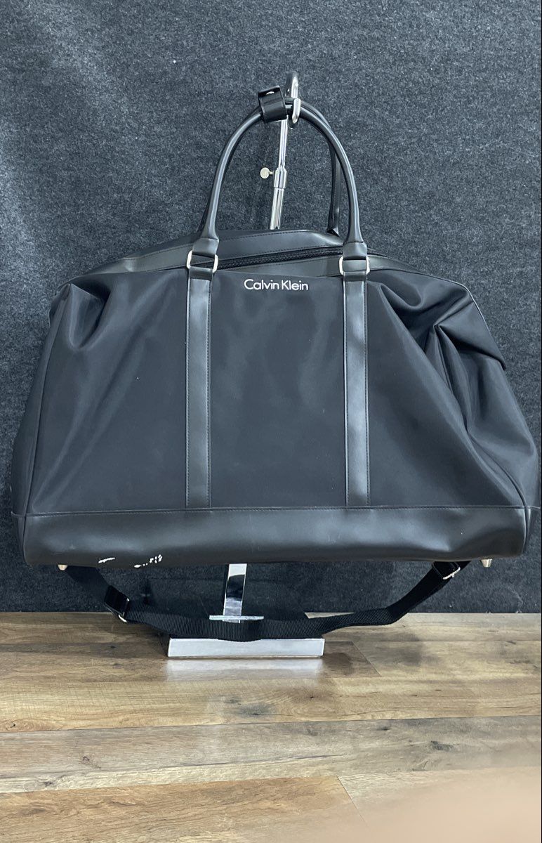 Calvin Klein Black Leather Large Duffle Travel Bag Weekender Trolley Sleeve