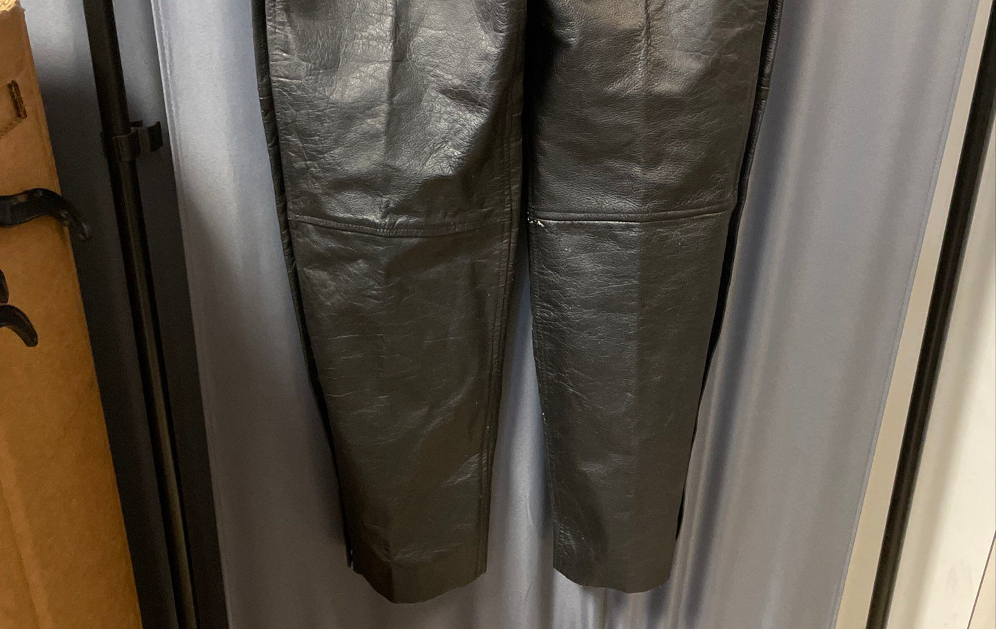 Daniel Smart Men's Black Leather Motorcycle Chaps Adjustable Belt Sz 36/38