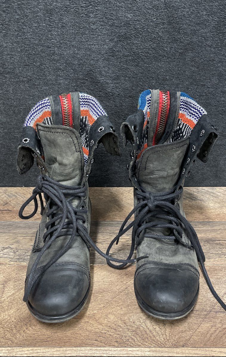 Steve Madden Camarro Black Distressed Fold Over Zip Back Combat Boots Size 6.5