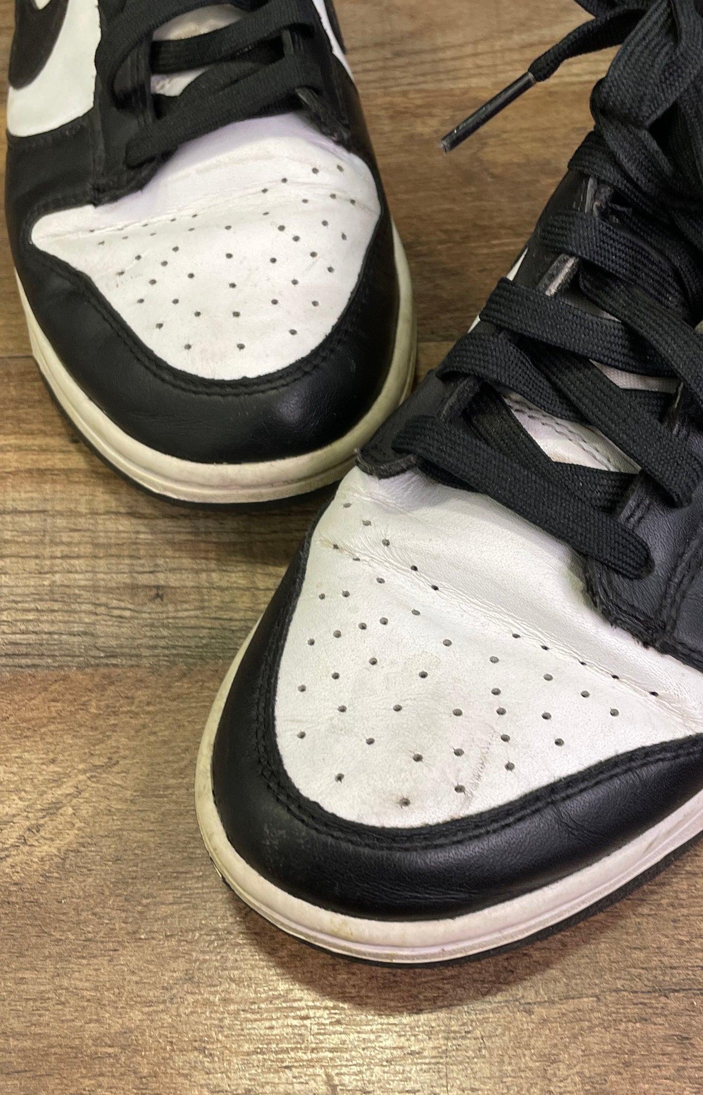 Nike Dunk Low Retro White Black Panda Sneakers Size 9