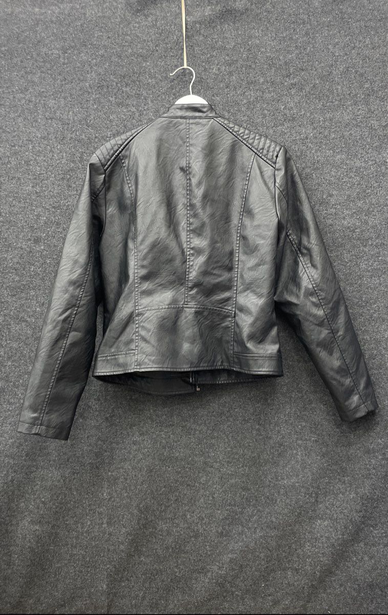 Fahsyee Women's Black Faux Leather Biker Moto Jacket Quilted Shoulder New NWT