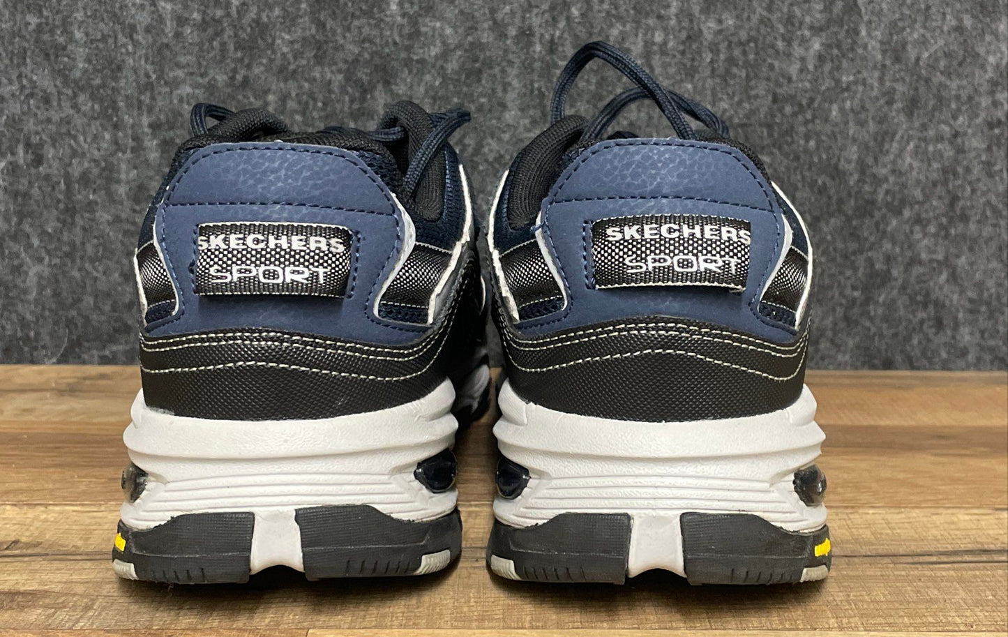 Skechers Vigor 3.0 Navy Black Men's Wide Training Sneakers Size 9