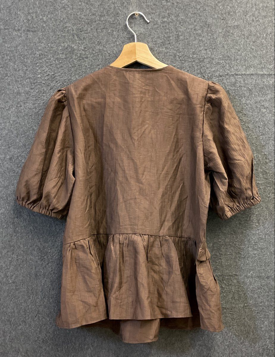 Laura Ashley Women's Brown Puff Sleeve Tie Front Ruffle Textured Blouse Sz S