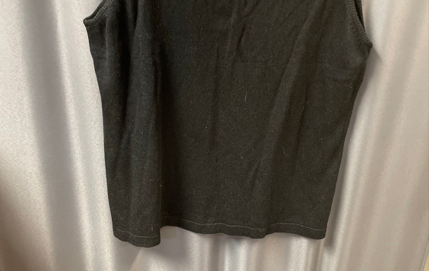 Mirette Women's Black 100% Silk V-Neck Textured Knit Sweater Vest Size L