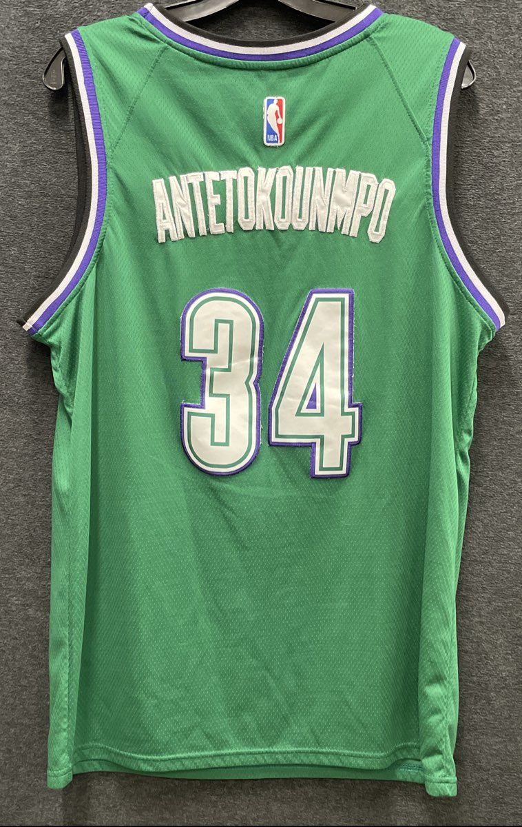 Nike Men's Milwaukee Bucks Giannis Antetokounmpo 34 Earned Edition Jersey Sz 50